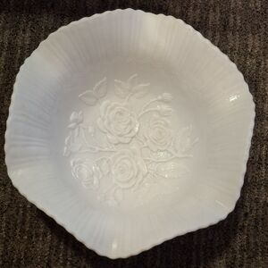 3 Footed Imperial Milk Glass Satin Embossed Rose Bowl Ruffled Edge